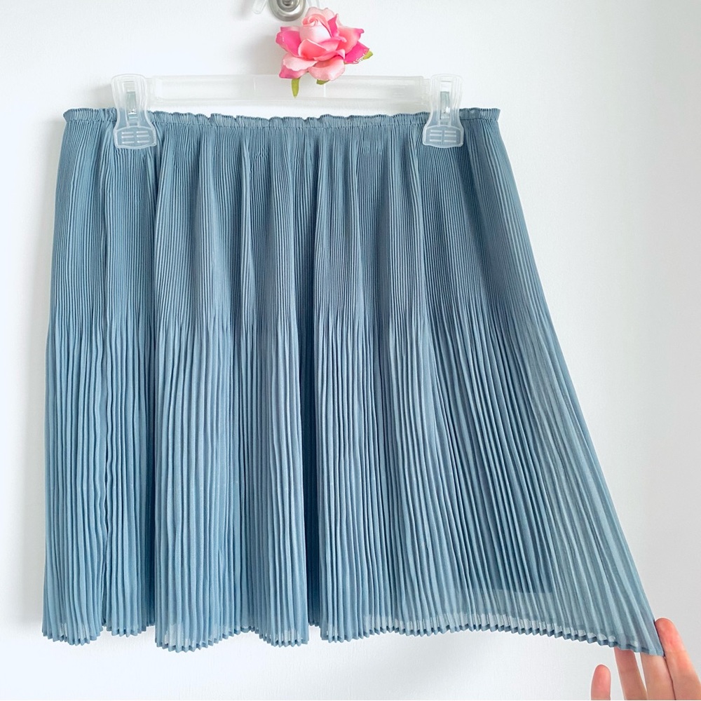 💕Pretty Blue Muted Pleat Skirt SZ M